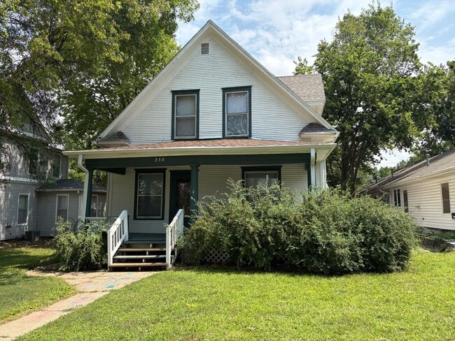 Building Photo - Charming 3-Bed Home with Spacious Layout &...