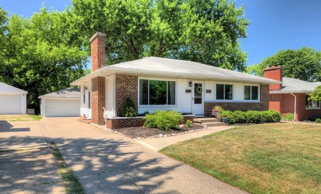 Building Photo - 1441 Lewison Ave NE