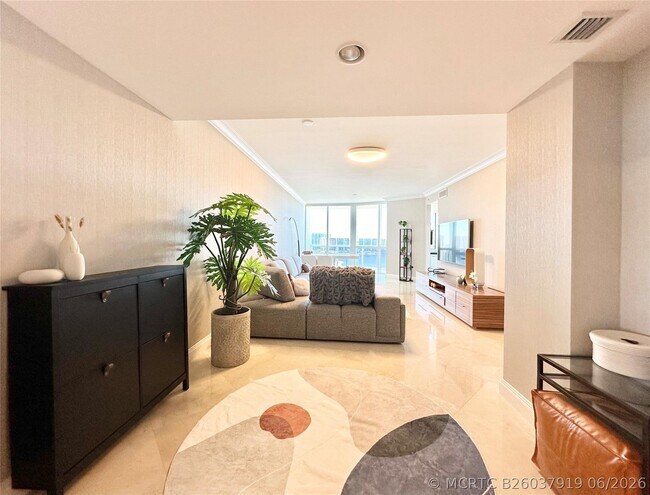 Building Photo - 18201 Collins Ave Unit 1901