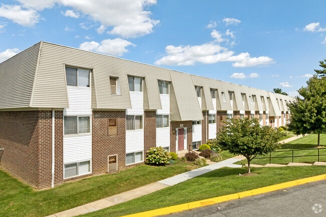 Building Photo - Shillington Commons Apartments
