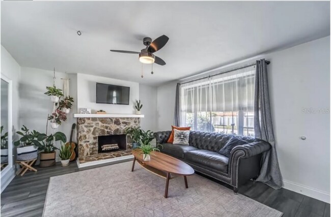 Photo - 1406 Freemont St S