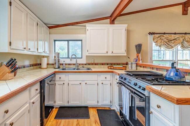 Photo - 52 Gracelyn Rd