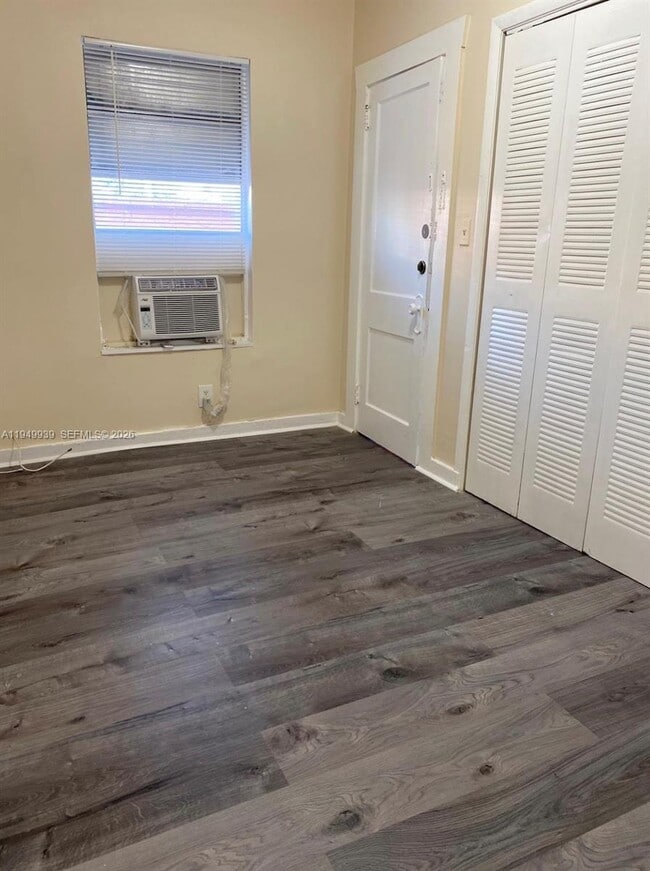 Photo - 1011 SW 5th St Unit 2