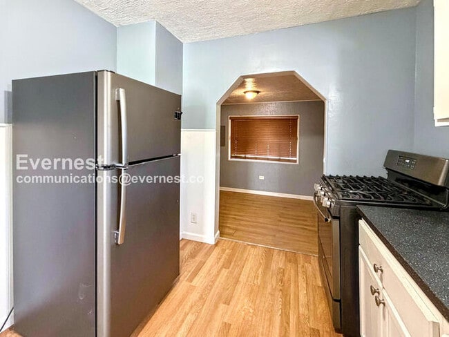 Photo - 18251 Brady St