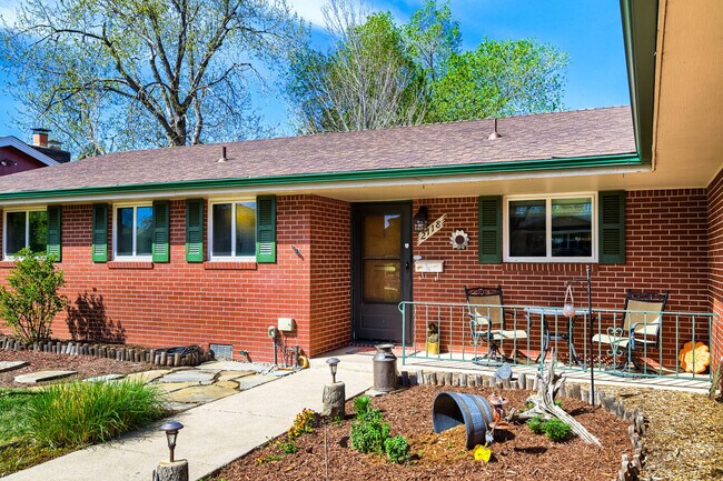 Building Photo - 2118 Monteagle St