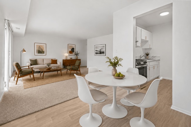 Photo - Six Trails Apartments - Saline, MI