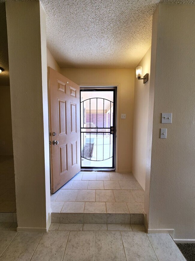 Photo - 1925 Rentfrow Ave Unidad B