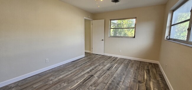 Photo - 1329 Fairfield Dr