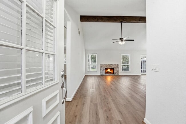 Photo - 2919 Lakefield Way