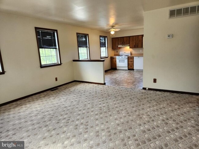 Building Photo - 1205 E Atlantic Ave