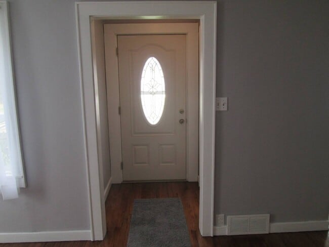 Photo - 118 Maxwell Ave