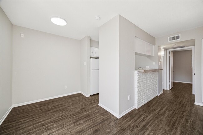 Photo - 201 Emerson St Unidad 17