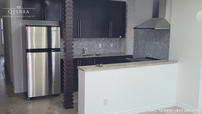 Photo - 234 King St W