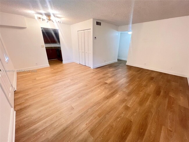 Photo - 1201 SW 50th Ave Unit 105-4