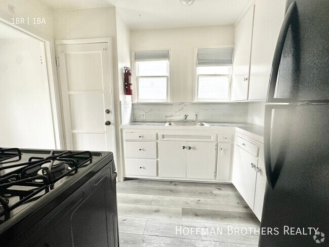 Building Photo - 6857 Willoughby Ave Unit 1 Rental
