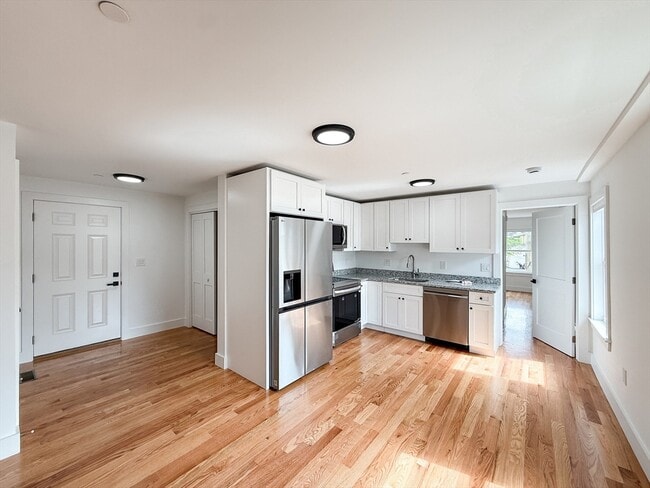 Photo - 232 Lynnfield St Unit 1