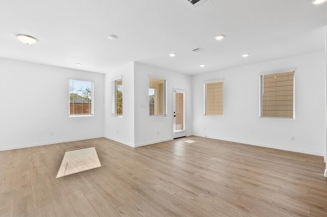 Photo - 6908 Gorman Fls Trl