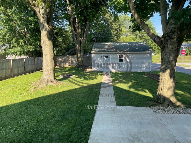 Photo - 109 S Main St