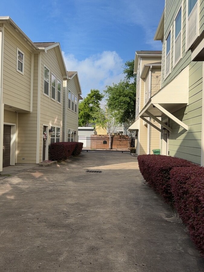 Photo - 1828 Fletcher St