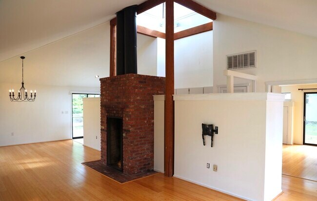 Photo - 3 Edgewood Cir