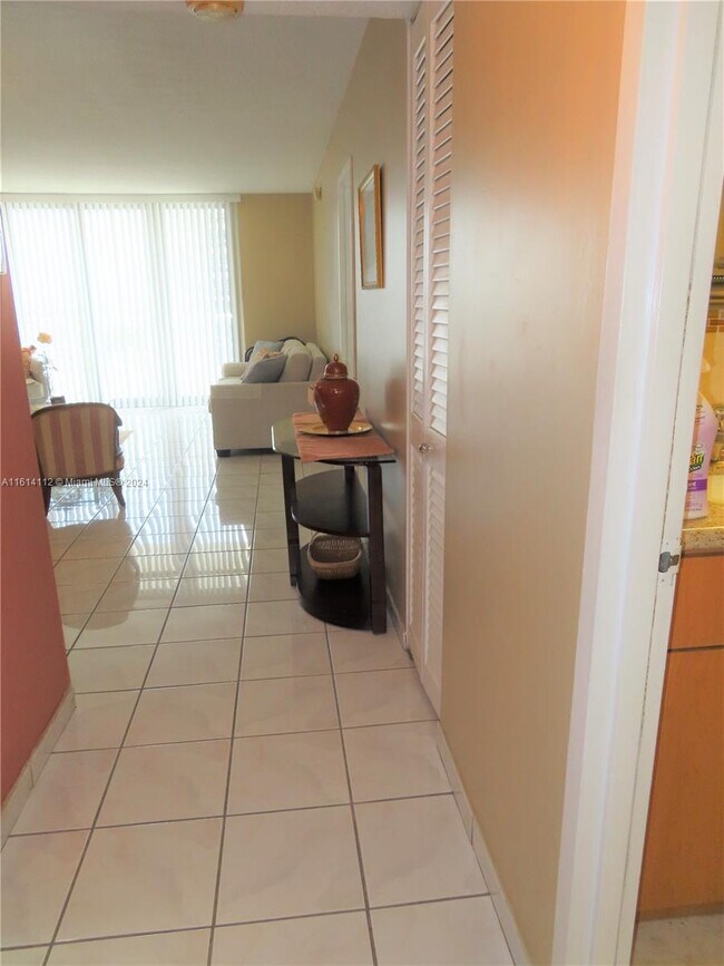 Photo - 5701 Collins Ave