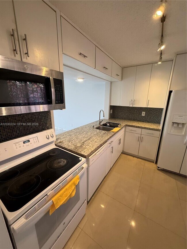8625 NW 8th St Unit 420