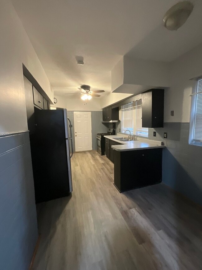 Photo - 7817 S Phillips Ave