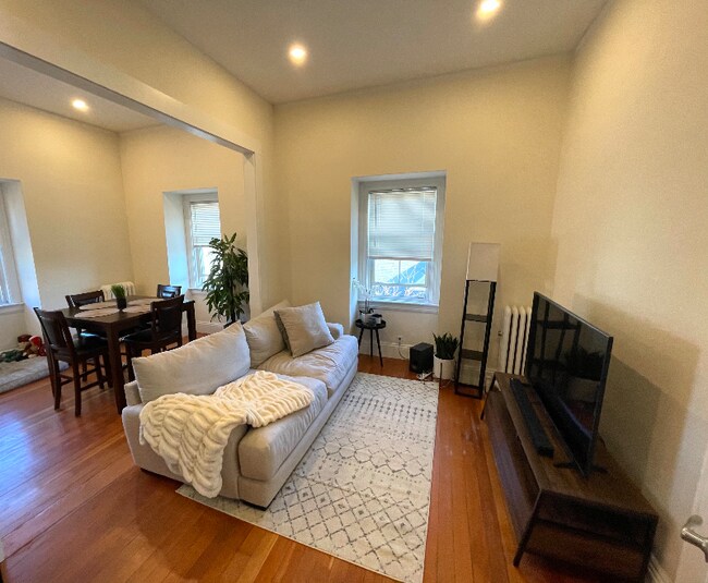 Photo - 81 Lloyd Ave Unit C3