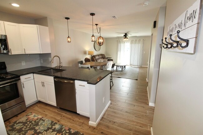 Photo - 1360 Hunters Rd Unit D