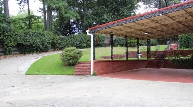 Photo - 3872 Orchard Rd SE