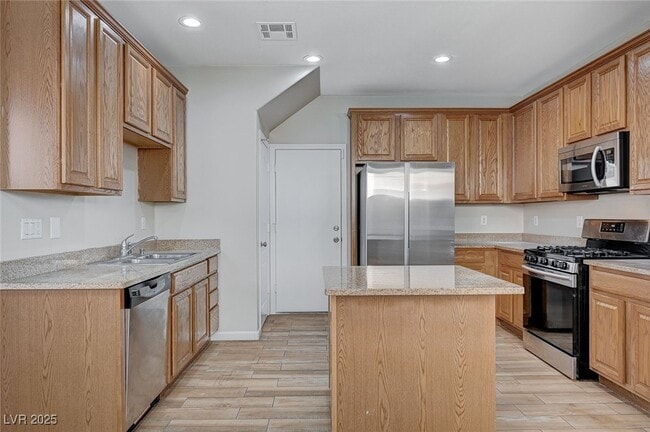 Building Photo - 684 Sumatra Pl