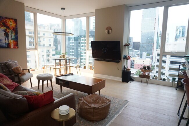 Living room - 631 Folsom St Unit 16A