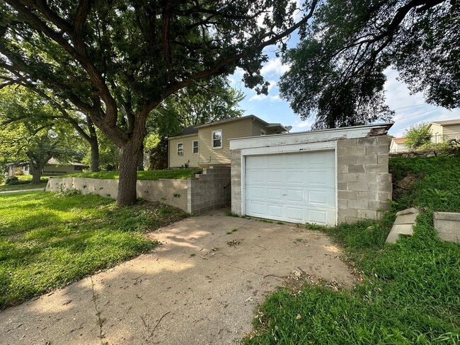 Photo - $1100 - 2 Bedroom Home