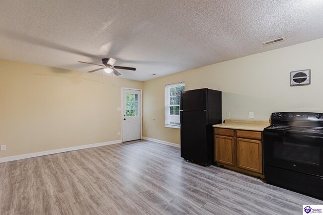 Photo - 150 Airview Dr