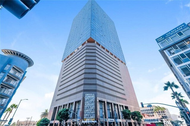 Building Photo - 1100 Wilshire Blvd Unit 2603