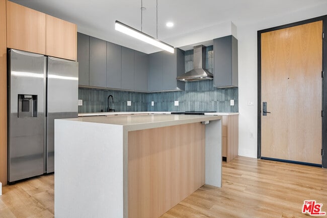 Photo - 5657 Virginia Ave Unidad 403