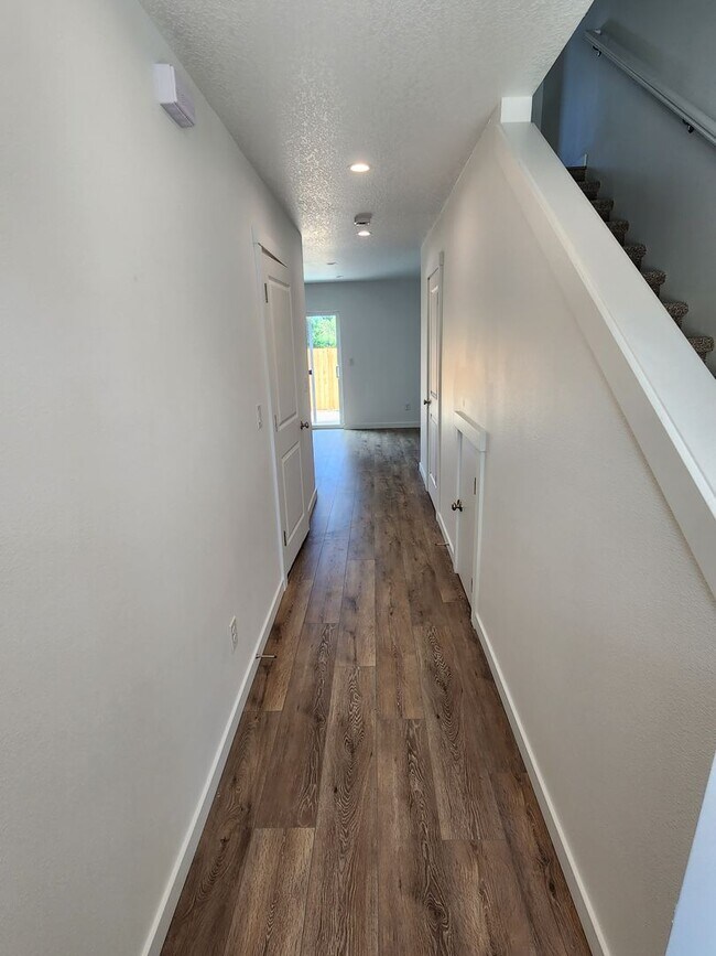 Photo - 1011 Peach Rd