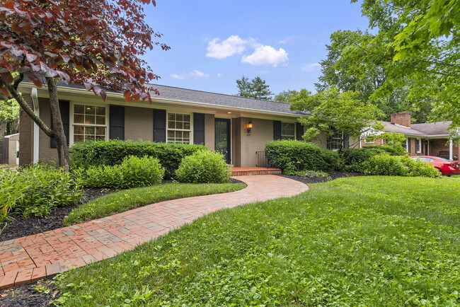 Building Photo - 309 Greenbriar Rd Rental