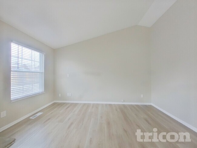 Photo - 21490 E Aberdeen Dr