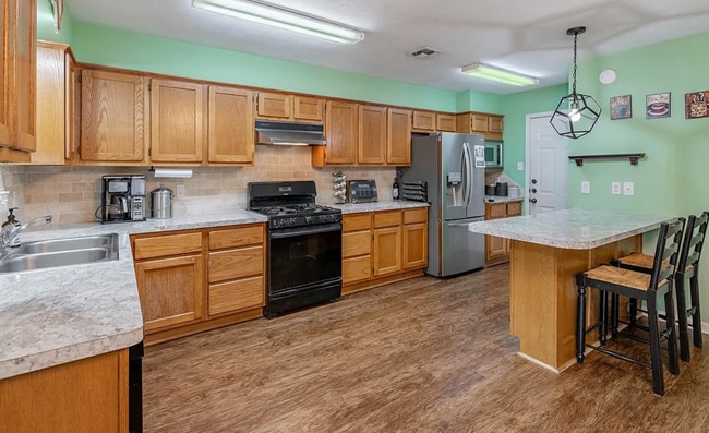 Photo - 3812 Brockhampton Dr