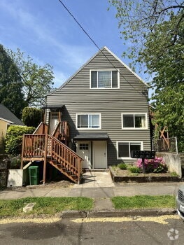Building Photo - 2-Bedroom, Upstairs, Hawthorne District Unit 4 Rental