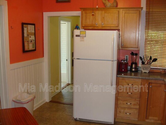 Photo - 547 E Macon St