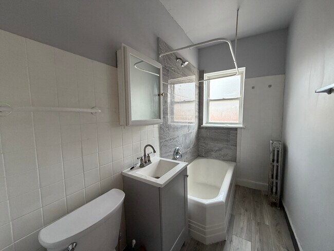 Photo - 6956 N Ashland Ave Unidad 302