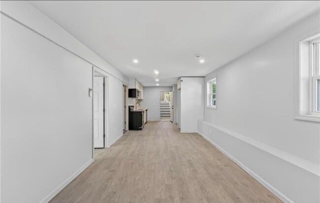 Photo - 165 Rounds Ave Unidad B