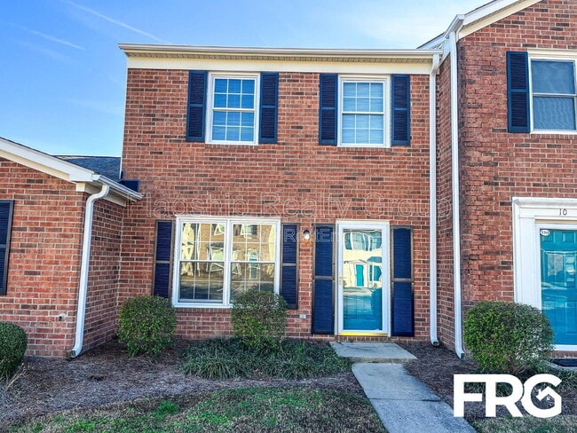 Building Photo - 2700 Thackery Rd