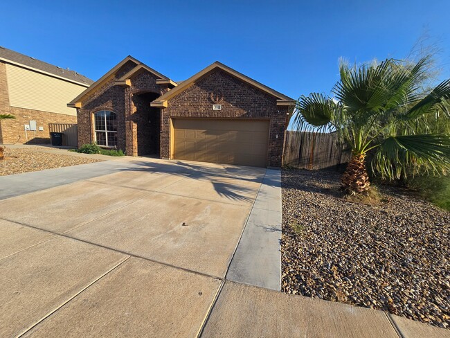Photo - 3911 Roma St