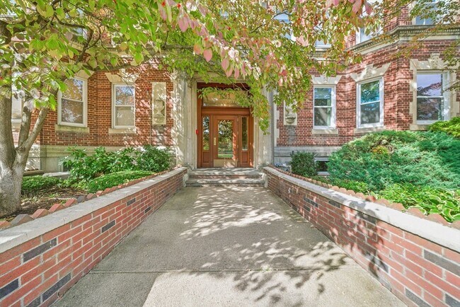 Building Photo - 131 Park Dr Unit 29