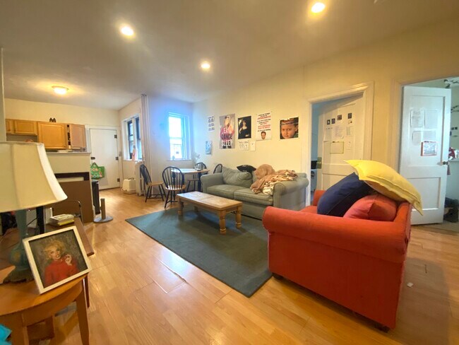 Building Photo - 12 Glenville Ave Unit 1