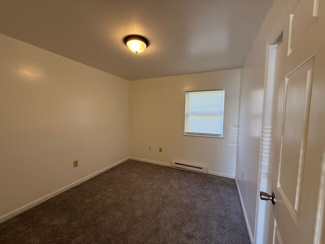 Photo - 440 Wakeman Ct NE
