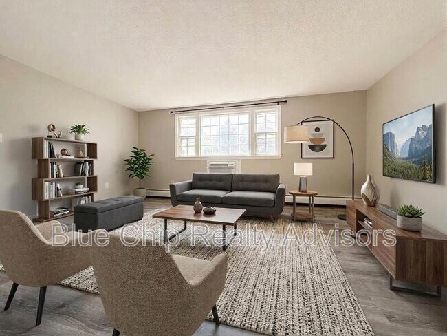 Building Photo - 5 Meisner Cir Unit 27